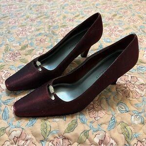 Karen Scott Burgundy Heels Size 8